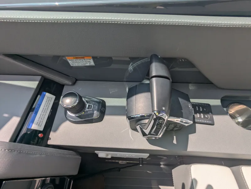 Slide: The Image of Cruisers Yachts 38 GLS-OB 2024 - 32