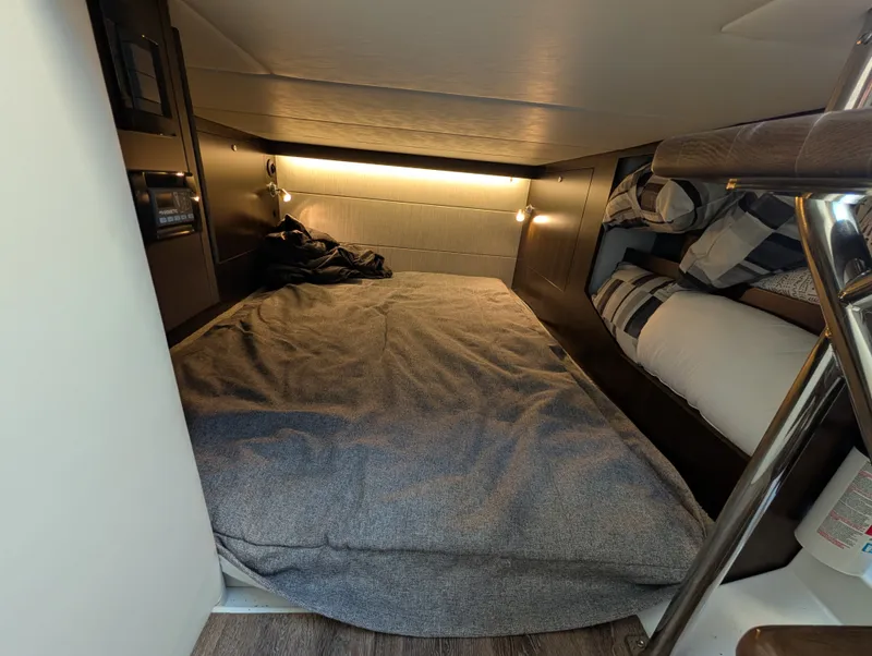 Slide: The Image of Cruisers Yachts 38 GLS-OB 2024 - 45