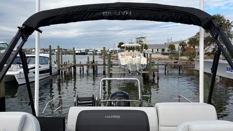 Slide: The Image of Harris Cruiser 230 2026 - 14