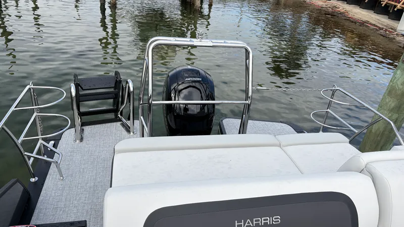 Slide: The Image of Harris Cruiser 230 2026 - 15