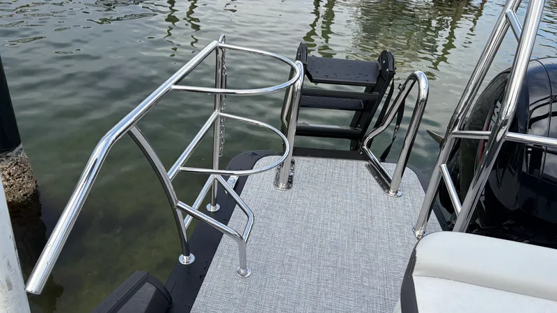 Slide: The Image of Harris Cruiser 230 2026 - 16