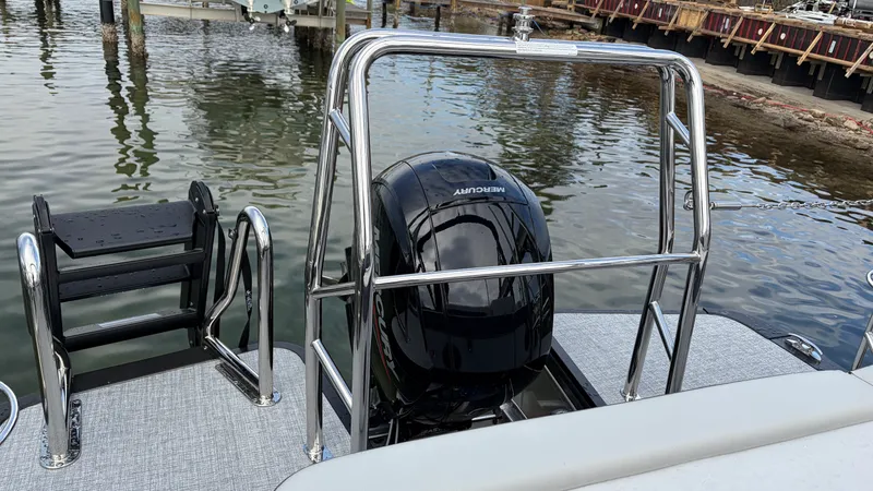 Slide: The Image of Harris Cruiser 230 2026 - 17
