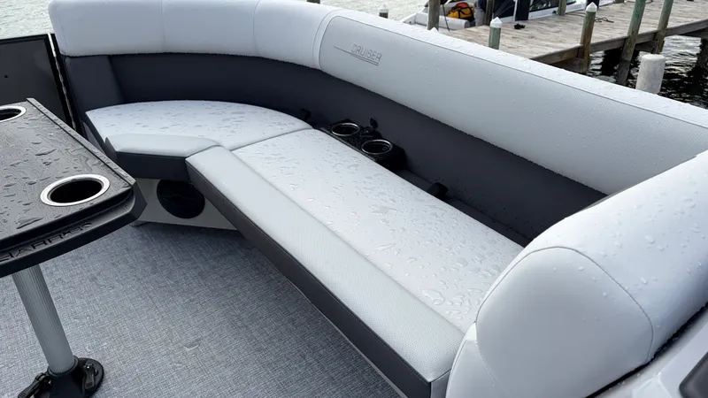 Slide: The Image of Harris Cruiser 230 2026 - 25