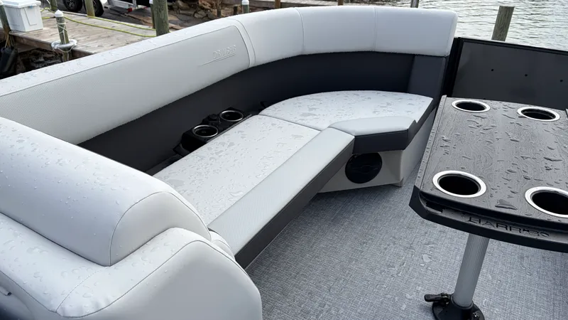 Slide: The Image of Harris Cruiser 230 2026 - 26