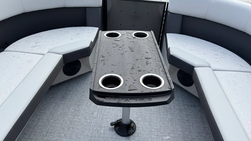 Slide: The Image of Harris Cruiser 230 2026 - 27