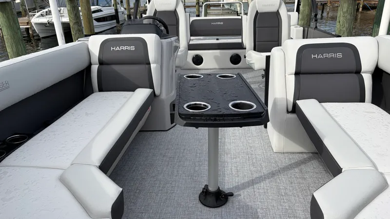 Slide: The Image of Harris Cruiser 230 2026 - 3