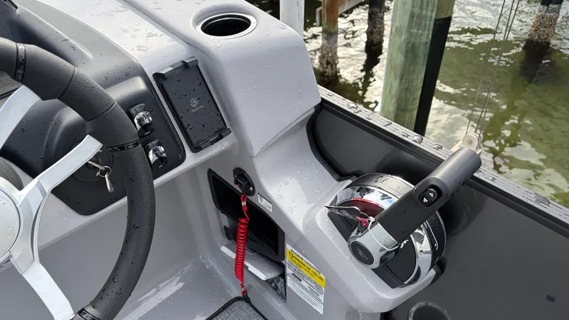 Slide: The Image of Harris Cruiser 230 2026 - 7