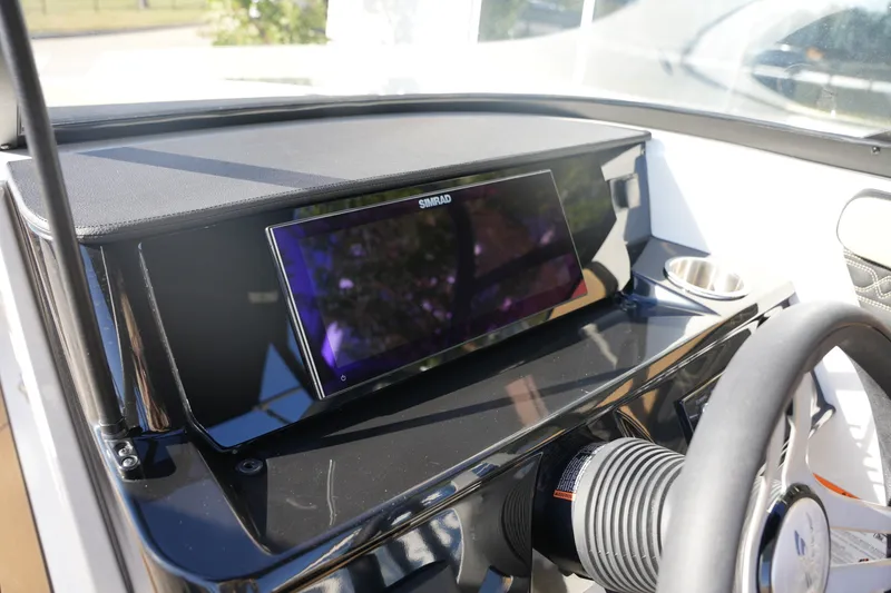 Slide: The Image of Sea Ray SPX 210 2026 - 22