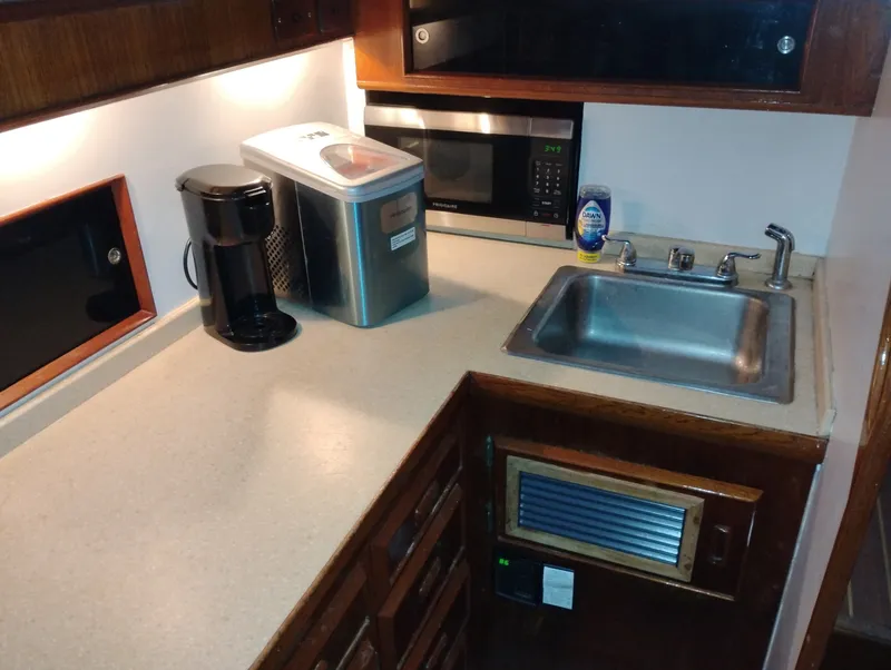 Slide: The Image of Bertram 46 1985 - 12