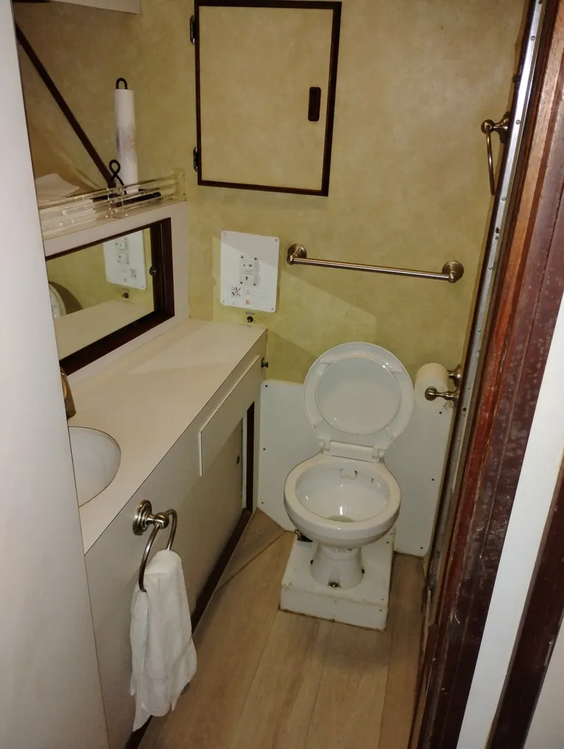 Slide: The Image of Bertram 46 1985 - 13