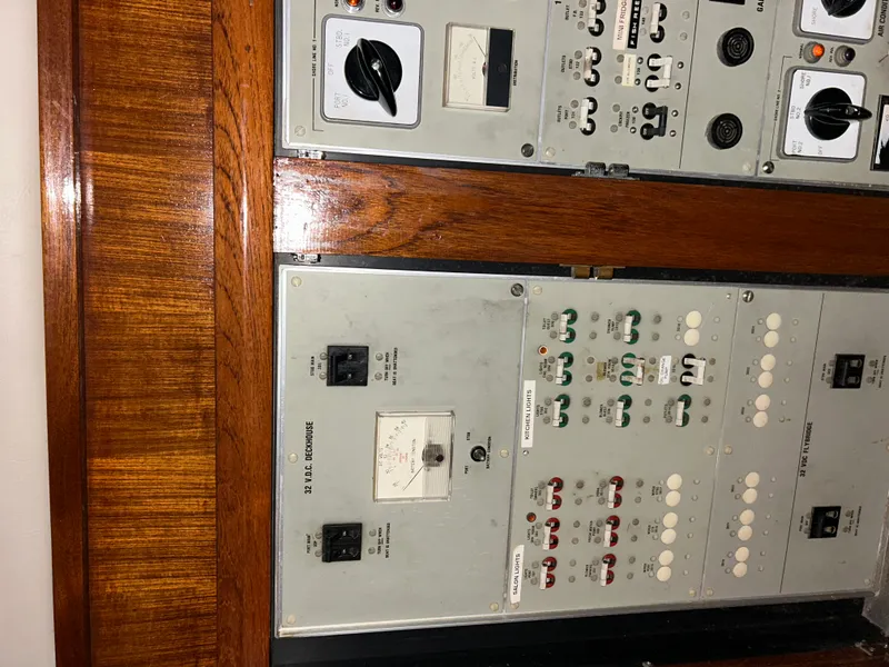 Slide: The Image of Bertram 46 1985 - 23