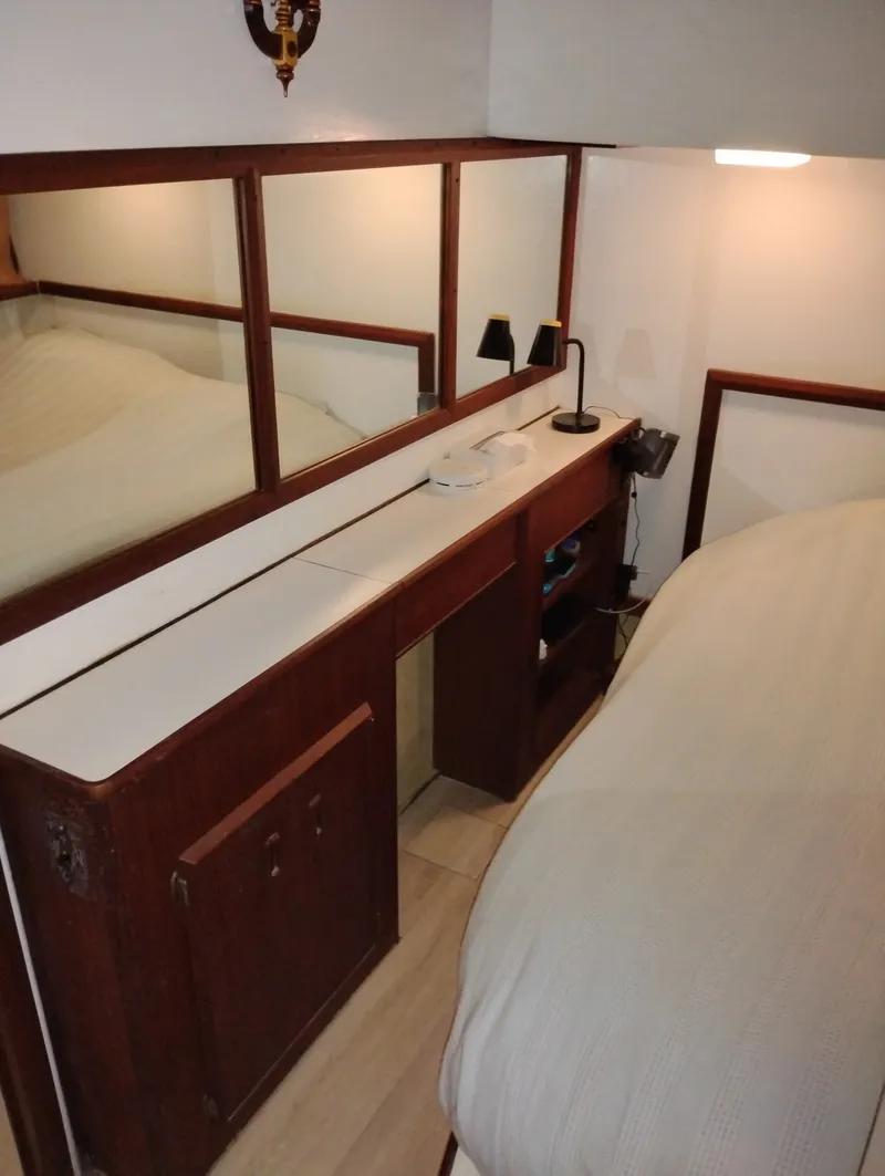 Slide: The Image of Bertram 46 1985 - 8