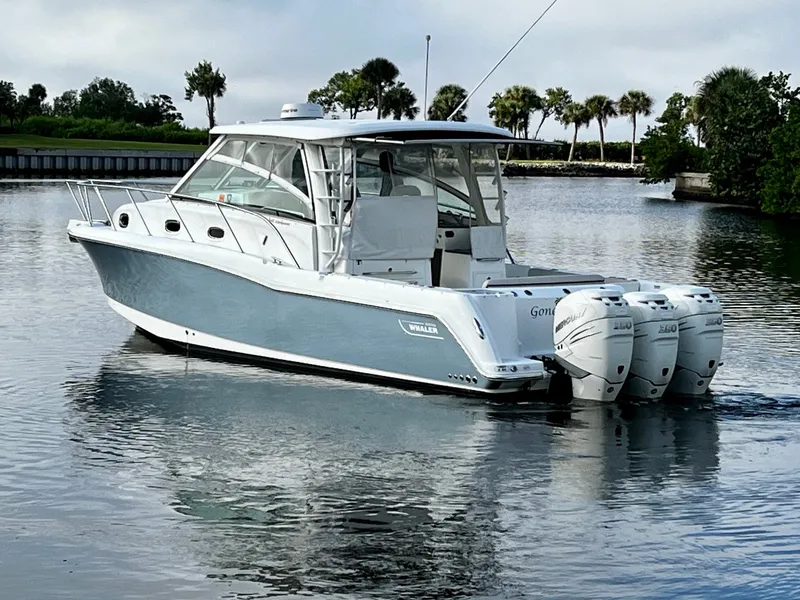 Slide: The Image of Boston Whaler 345 CONQUEST 2016 - 12