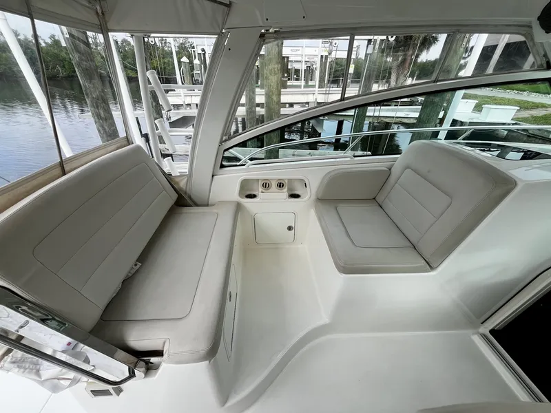 Slide: The Image of Boston Whaler 345 CONQUEST 2016 - 20