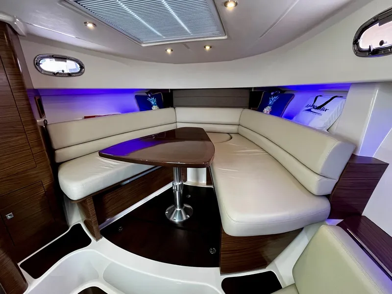 Slide: The Image of Boston Whaler 345 CONQUEST 2016 - 23