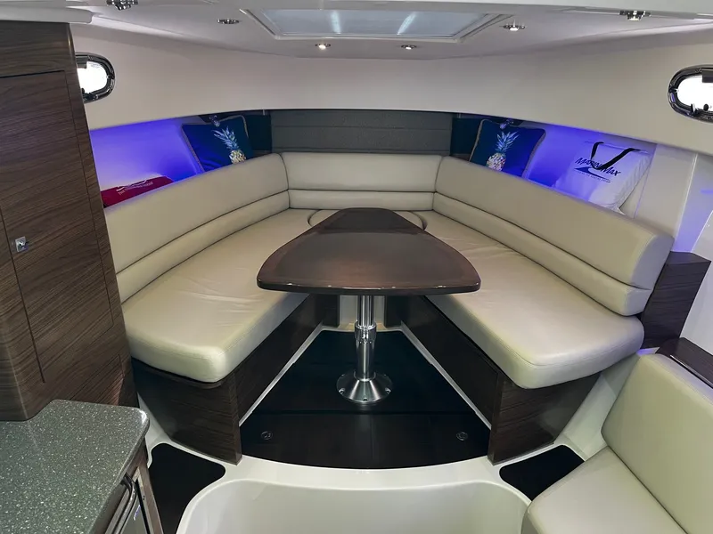 Slide: The Image of Boston Whaler 345 CONQUEST 2016 - 24