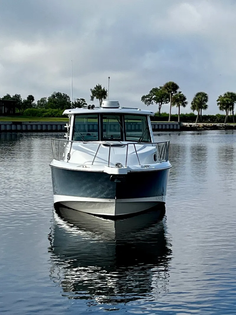 Slide: The Image of Boston Whaler 345 CONQUEST 2016 - 4