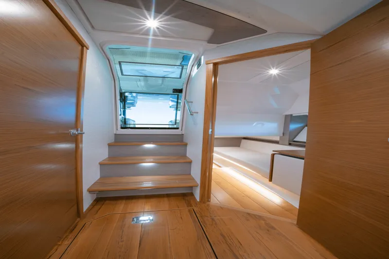 Slide: The Image of Tiara 43LE 2026 - 10