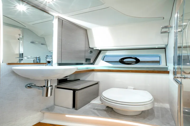 Slide: The Image of Tiara 43LE 2026 - 19