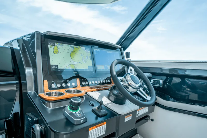 Slide: The Image of Tiara 43LE 2026 - 21