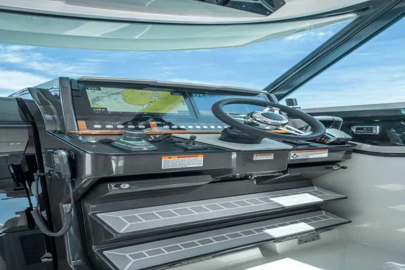 Slide: The Image of Tiara 43LE 2026 - 22