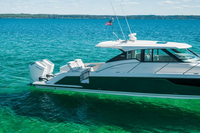 Slide: The Image of Tiara 43LE 2026 - 24