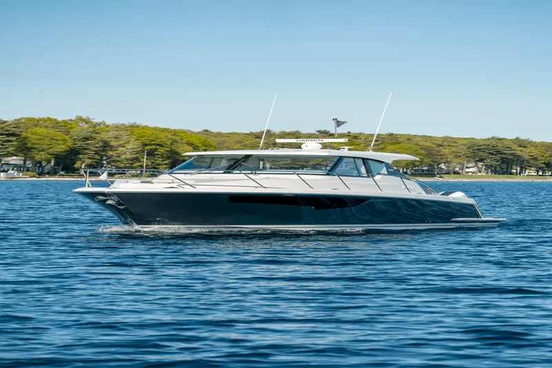 Slide: The Image of Tiara 43LE 2026 - 25