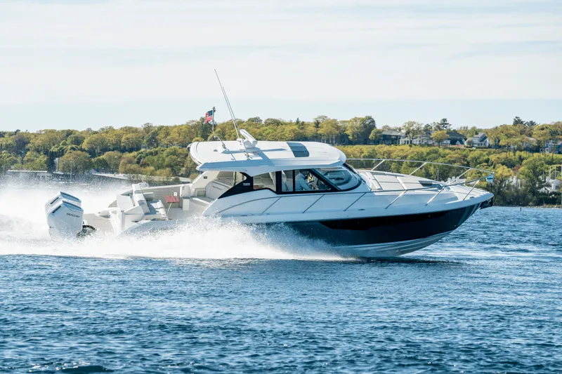 Slide: The Image of Tiara 43LE 2026 - 30