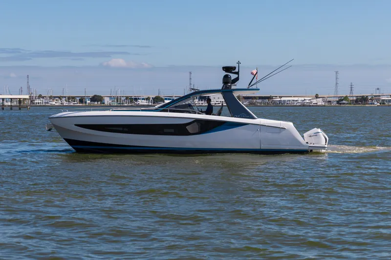 Slide: The Image of Azimut AZ42 VERVE 2023 - 2