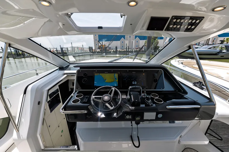 Slide: The Image of Azimut AZ42 VERVE 2023 - 20