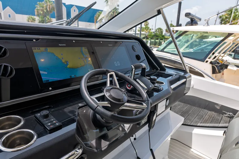 Slide: The Image of Azimut AZ42 VERVE 2023 - 24