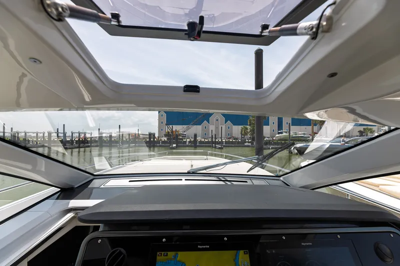 Slide: The Image of Azimut AZ42 VERVE 2023 - 28