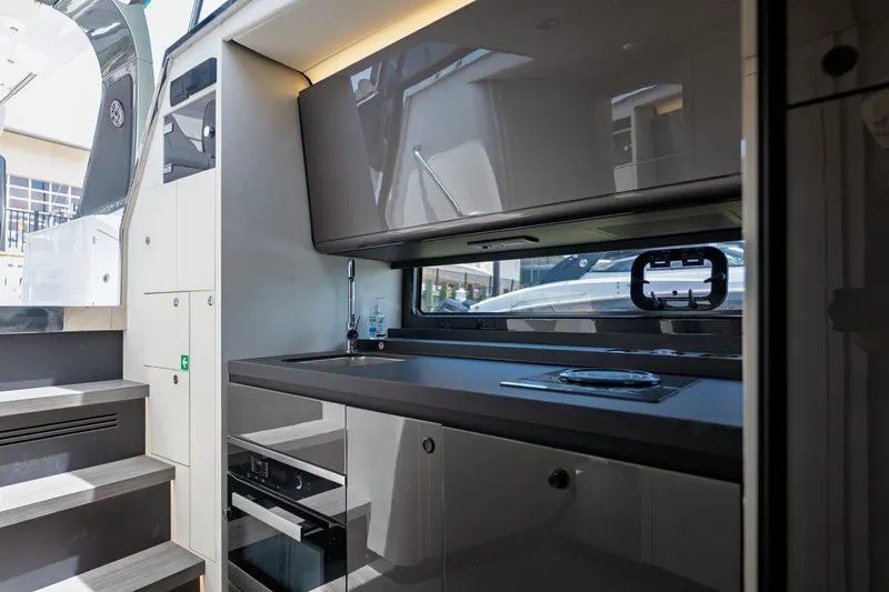 Slide: The Image of Azimut AZ42 VERVE 2023 - 29