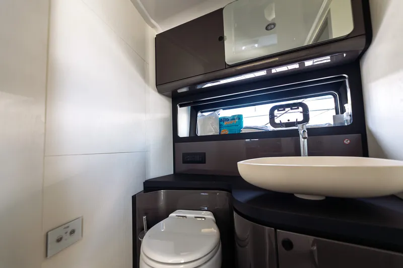 Slide: The Image of Azimut AZ42 VERVE 2023 - 31