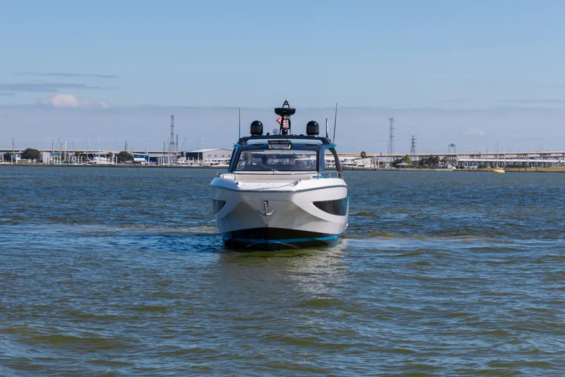 Slide: The Image of Azimut AZ42 VERVE 2023 - 37