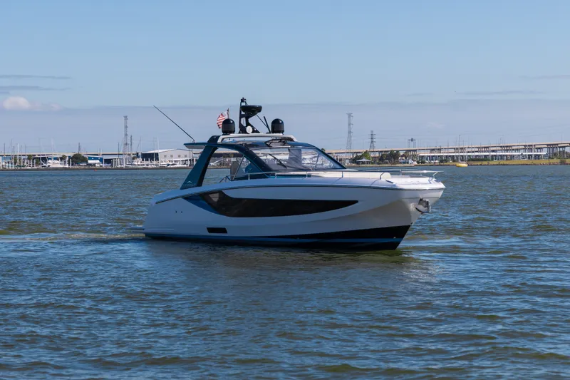 Slide: The Image of Azimut AZ42 VERVE 2023 - 38