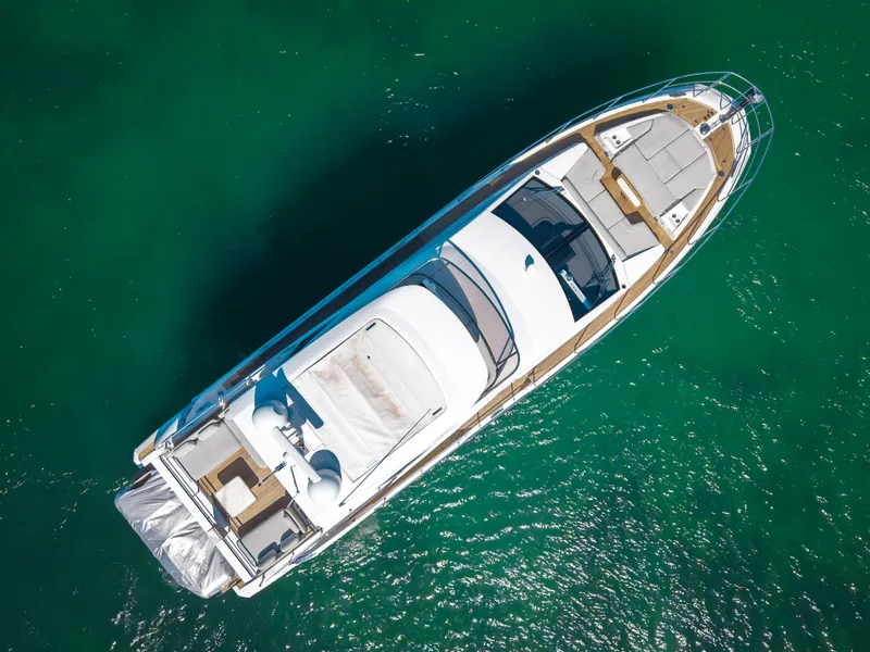 Slide: The Image of Azimut 60 Flybridge 2021 - 11