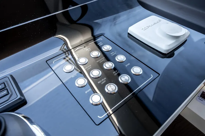 Slide: The Image of Azimut 60 Flybridge 2021 - 23