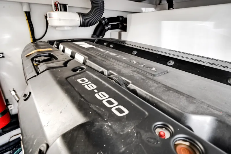 Slide: The Image of Azimut 60 Flybridge 2021 - 30