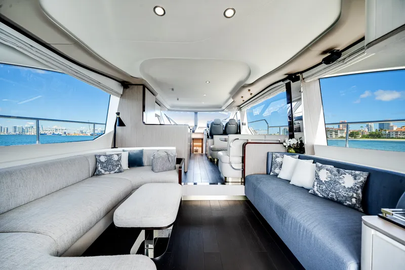 Slide: The Image of Azimut 60 Flybridge 2021 - 35