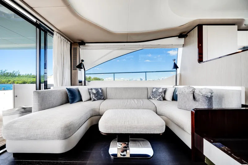 Slide: The Image of Azimut 60 Flybridge 2021 - 36