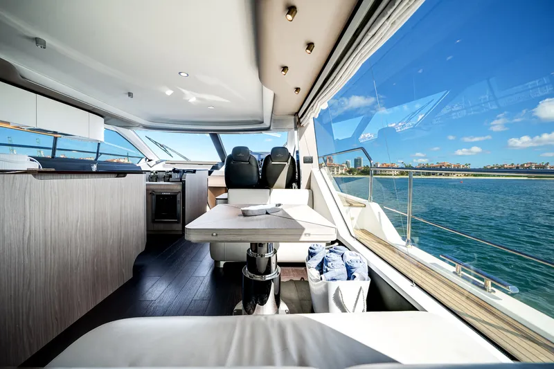 Slide: The Image of Azimut 60 Flybridge 2021 - 41