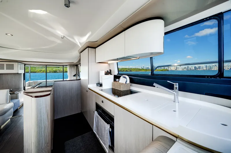 Slide: The Image of Azimut 60 Flybridge 2021 - 45