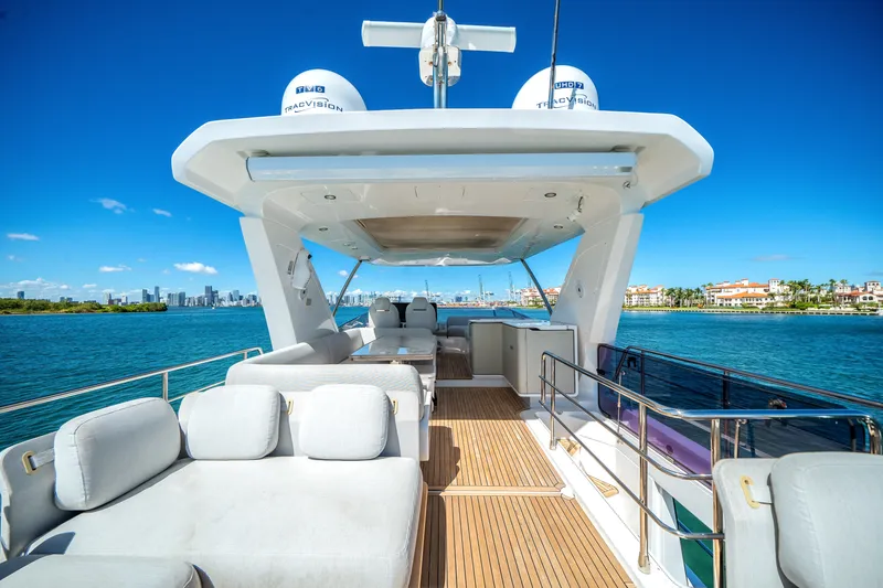 Slide: The Image of Azimut 60 Flybridge 2021 - 53