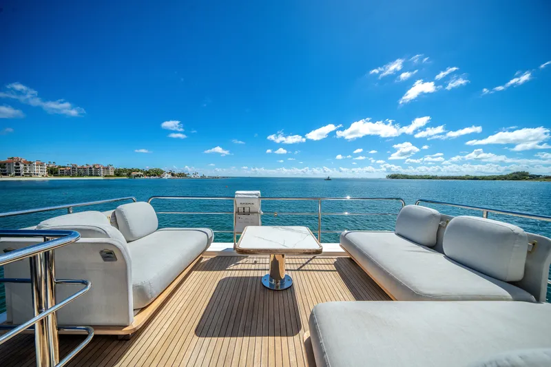 Slide: The Image of Azimut 60 Flybridge 2021 - 54