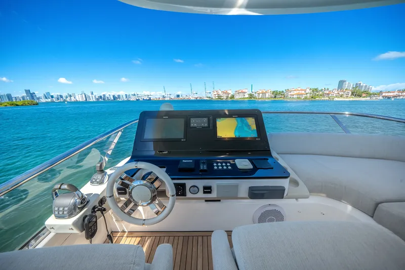 Slide: The Image of Azimut 60 Flybridge 2021 - 59