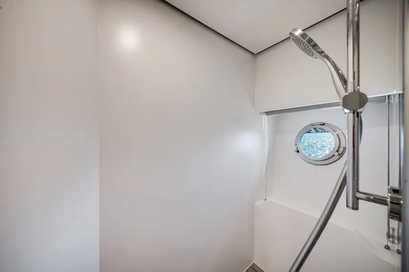 Slide: The Image of Azimut 60 Flybridge 2021 - 67