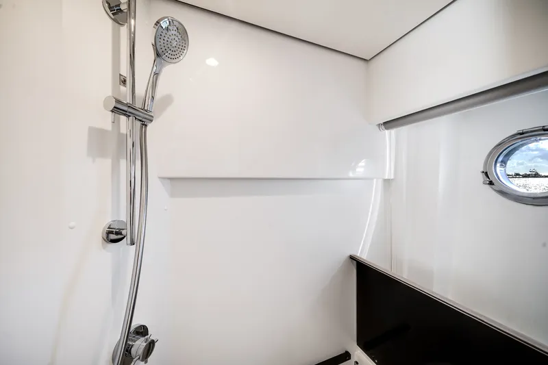 Slide: The Image of Azimut 60 Flybridge 2021 - 72