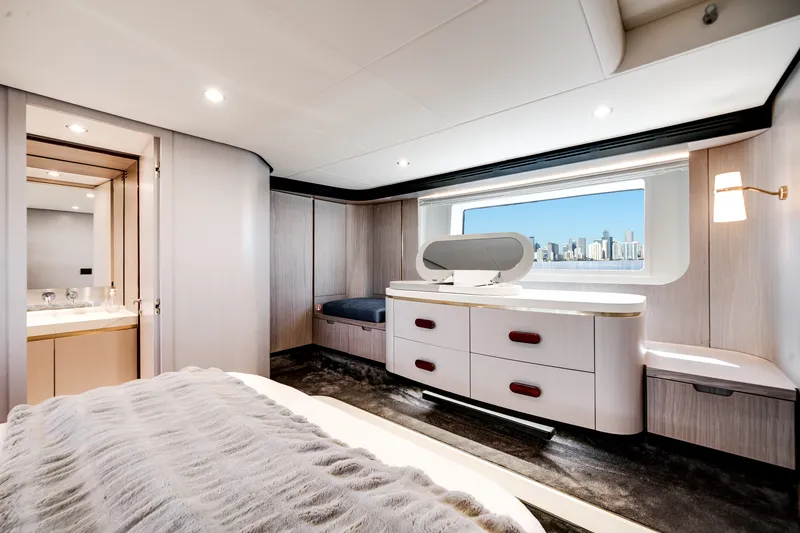 Slide: The Image of Azimut 60 Flybridge 2021 - 77