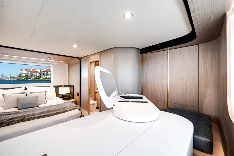 Slide: The Image of Azimut 60 Flybridge 2021 - 78